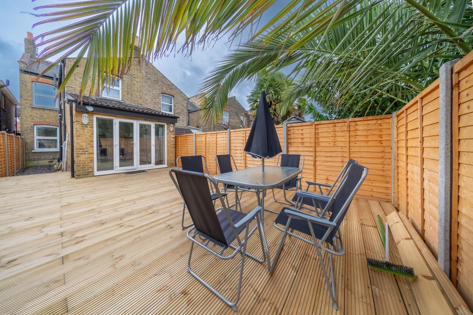 Beautiful 2 Bedroom With Private Garden In Wimbledon - Minutes From Central Londres Exterior foto