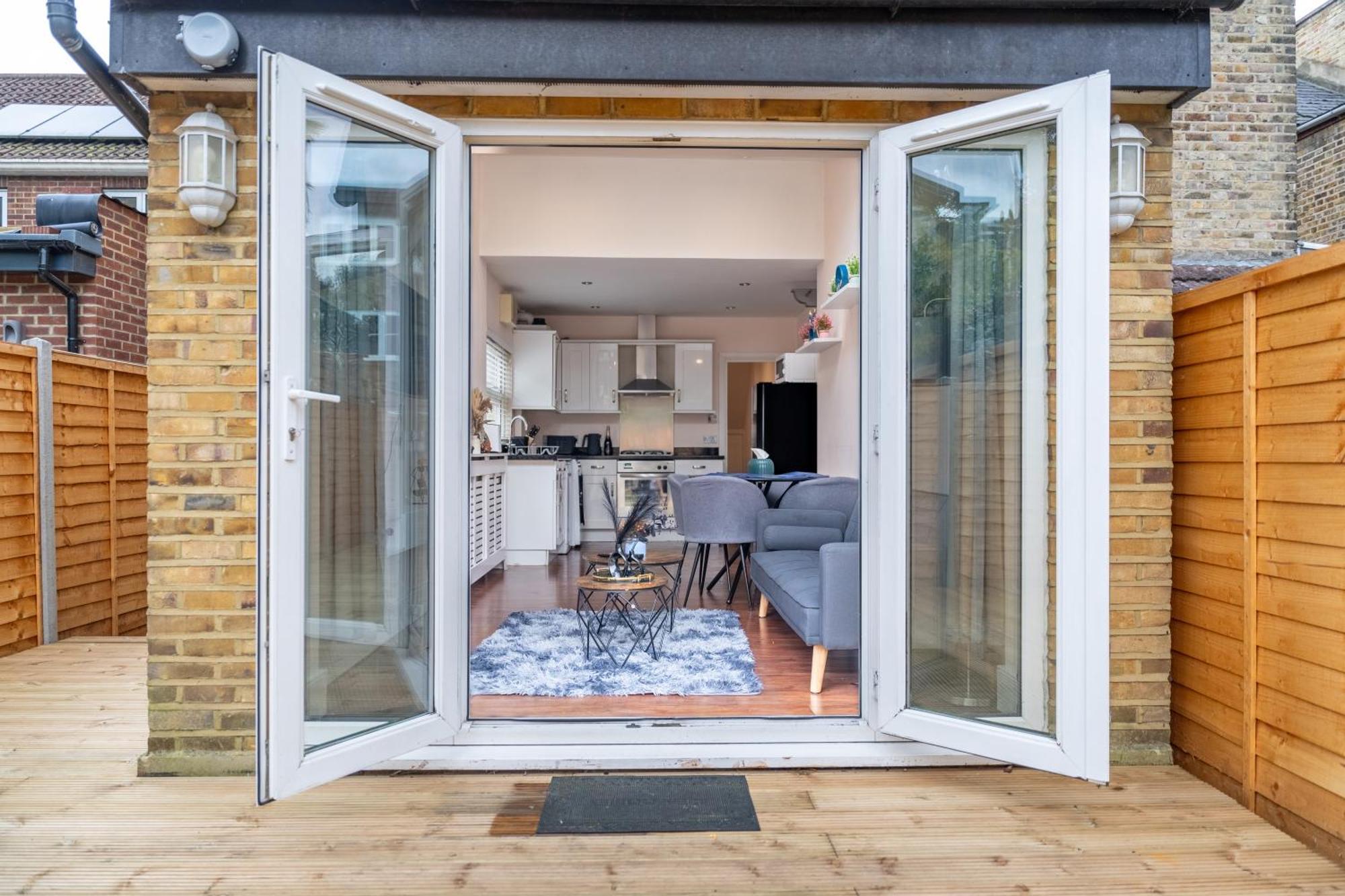 Beautiful 2 Bedroom With Private Garden In Wimbledon - Minutes From Central Londres Exterior foto
