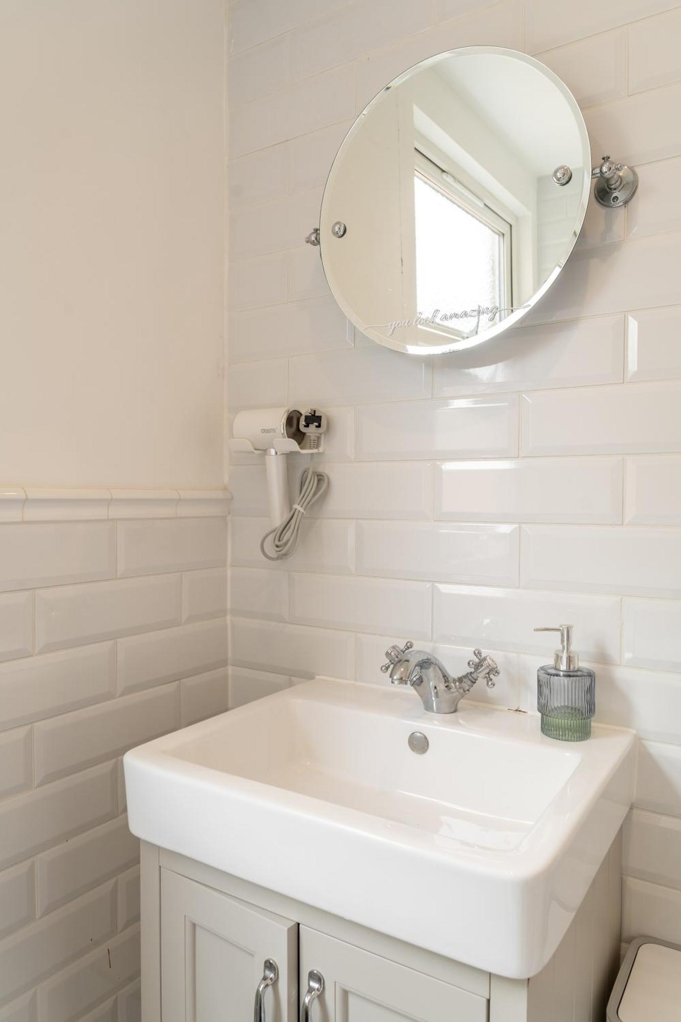 Beautiful 2 Bedroom With Private Garden In Wimbledon - Minutes From Central Londres Exterior foto